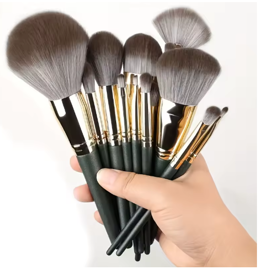 Set de Brochas de Maquillaje de Lujo – 14 Piezas Profesionales para Rostro y Ojos