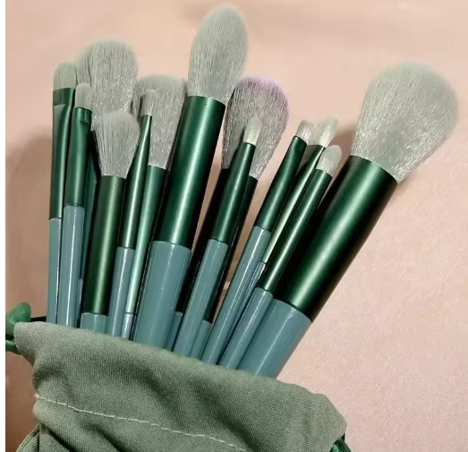 Set de Brochas de Maquillaje Profesional – Kit de 13 o 22 Piezas