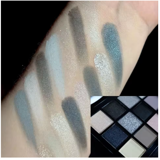 Paleta de Sombras Smokey 15 Colores – Estilo Punk con Brillos y Nacarados