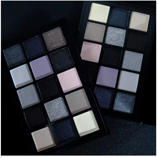 Paleta de Sombras Smokey 15 Colores – Estilo Punk con Brillos y Nacarados