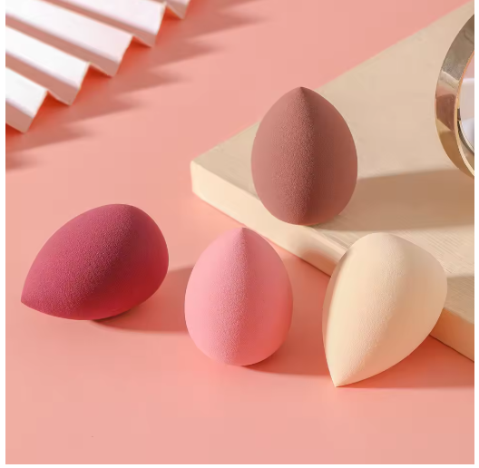 Esponjas de Maquillaje en Forma de Huevo – Set de 4 Mezcladores para una Aplicación Perfecta