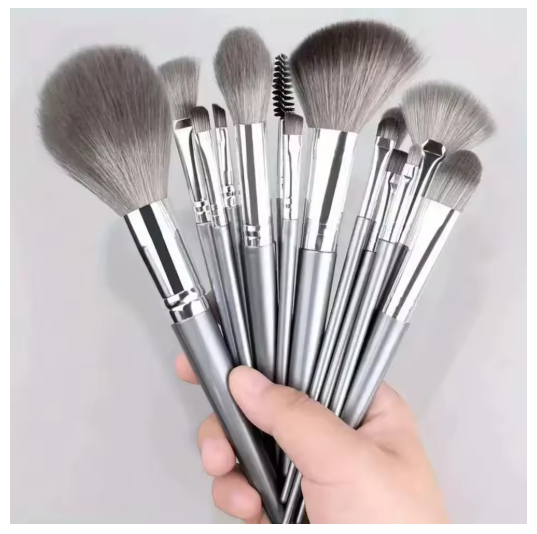 Set de Brochas de Maquillaje de Lujo – 14 Piezas Profesionales para Rostro y Ojos